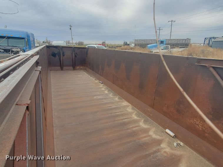 image for item HW9528 2005 Aeroswint silage trailer