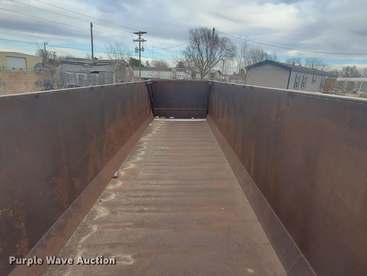 image for item HW9528 2005 Aeroswint silage trailer