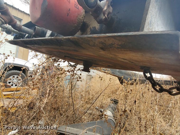 image for item HW9528 2005 Aeroswint silage trailer