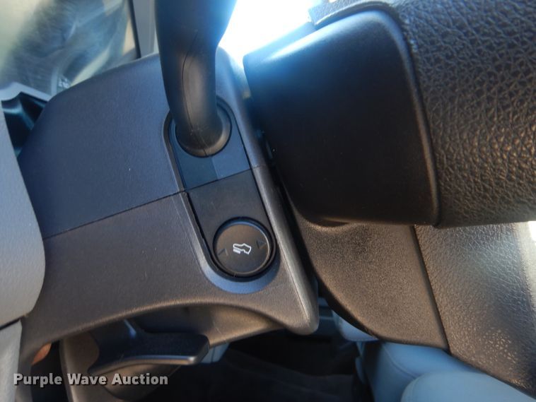 image for item AE9502 2014 Ford F550 Super Duty XLT  Crew Cab flatbed truck