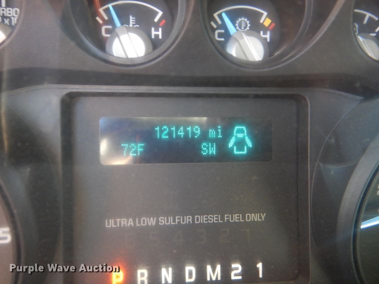 image for item AE9502 2014 Ford F550 Super Duty XLT  Crew Cab flatbed truck