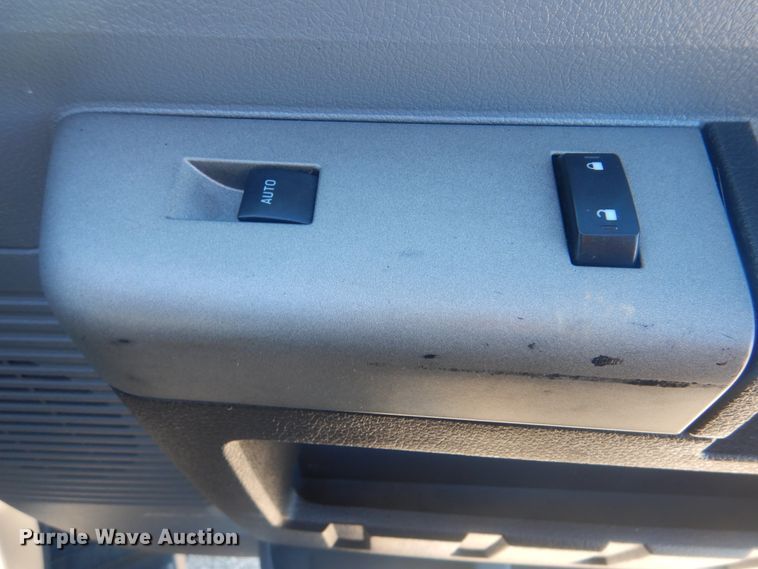 image for item AE9502 2014 Ford F550 Super Duty XLT  Crew Cab flatbed truck