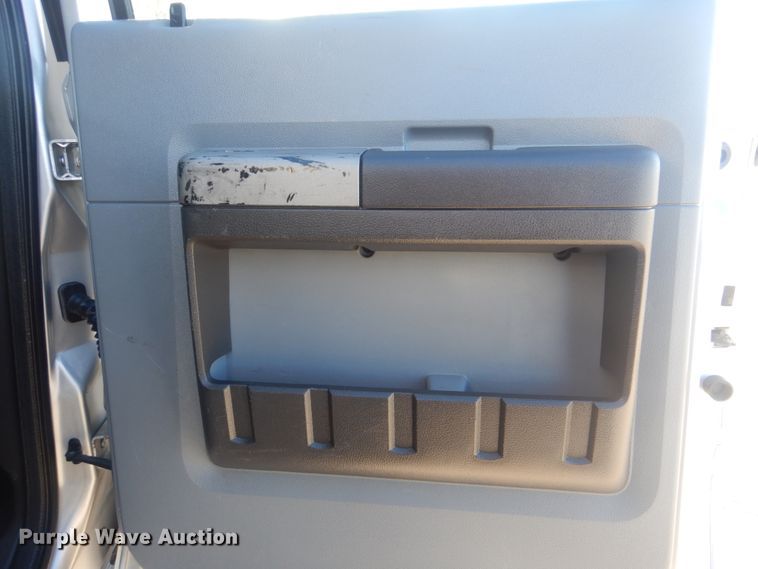 image for item AE9502 2014 Ford F550 Super Duty XLT  Crew Cab flatbed truck