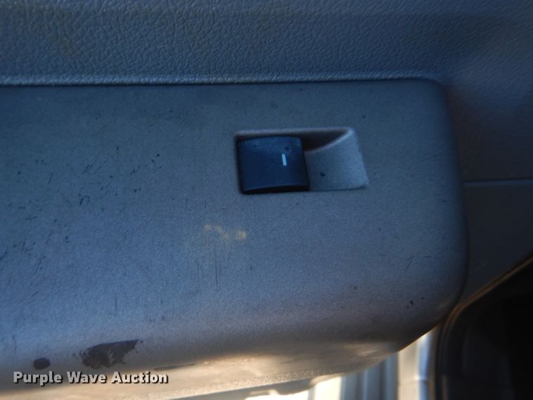 image for item AE9502 2014 Ford F550 Super Duty XLT  Crew Cab flatbed truck