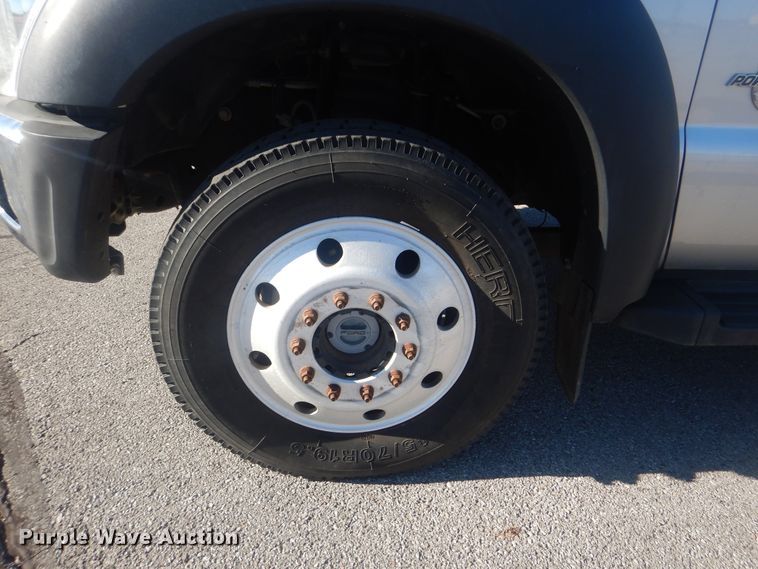 image for item AE9502 2014 Ford F550 Super Duty XLT  Crew Cab flatbed truck