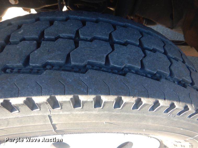 image for item AE9502 2014 Ford F550 Super Duty XLT  Crew Cab flatbed truck