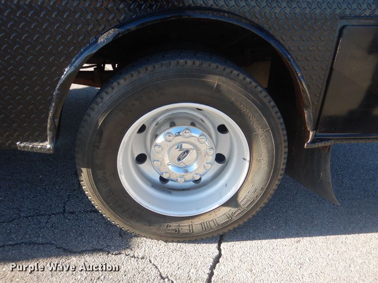 image for item AE9502 2014 Ford F550 Super Duty XLT  Crew Cab flatbed truck