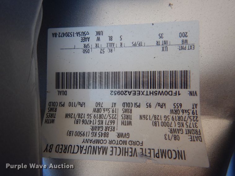 image for item AE9502 2014 Ford F550 Super Duty XLT  Crew Cab flatbed truck