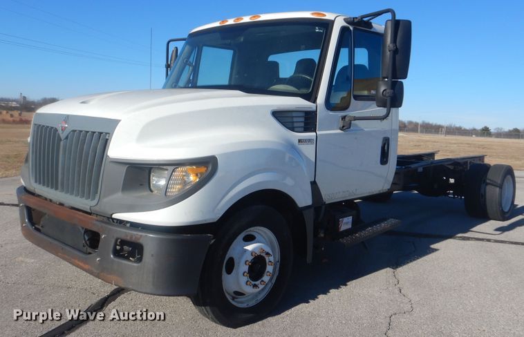 image for item AE9503 2012 International TerraStar  truck cab and chassis