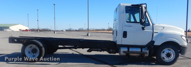 image for item AE9503 2012 International TerraStar  truck cab and chassis
