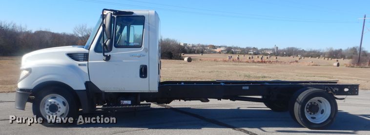 image for item AE9503 2012 International TerraStar  truck cab and chassis