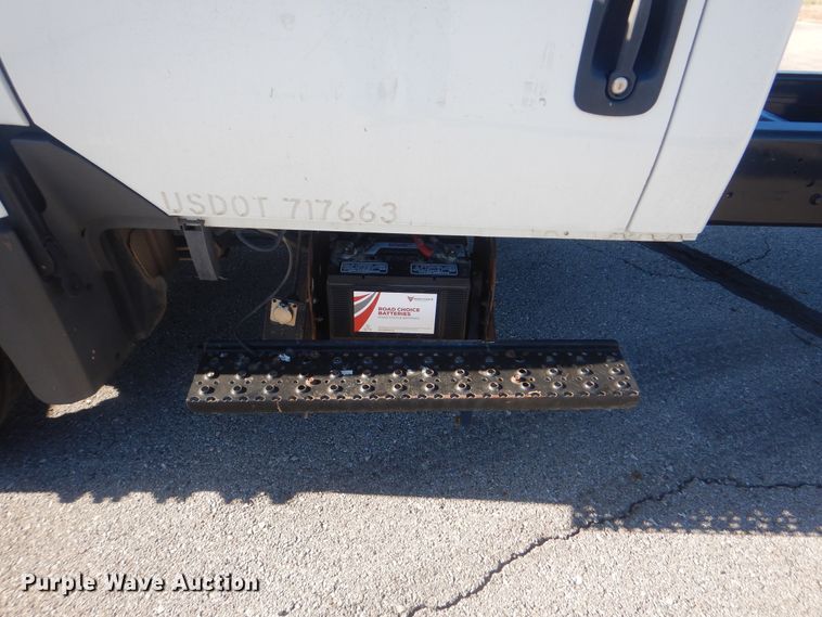 image for item AE9503 2012 International TerraStar  truck cab and chassis