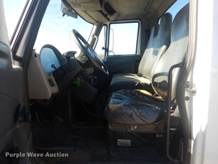 image for item AE9503 2012 International TerraStar  truck cab and chassis