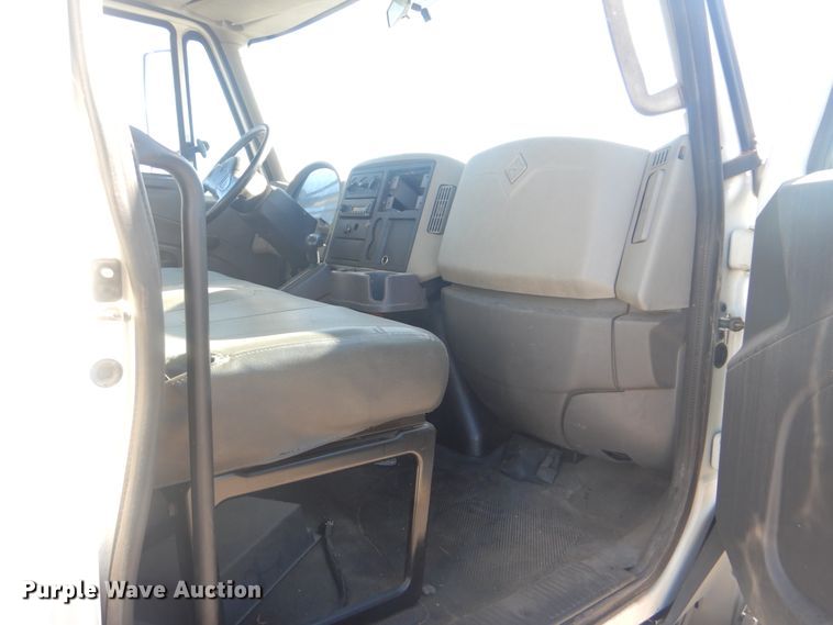 image for item AE9503 2012 International TerraStar  truck cab and chassis