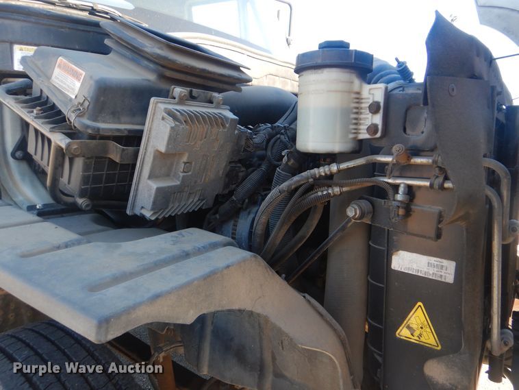 image for item AE9503 2012 International TerraStar  truck cab and chassis