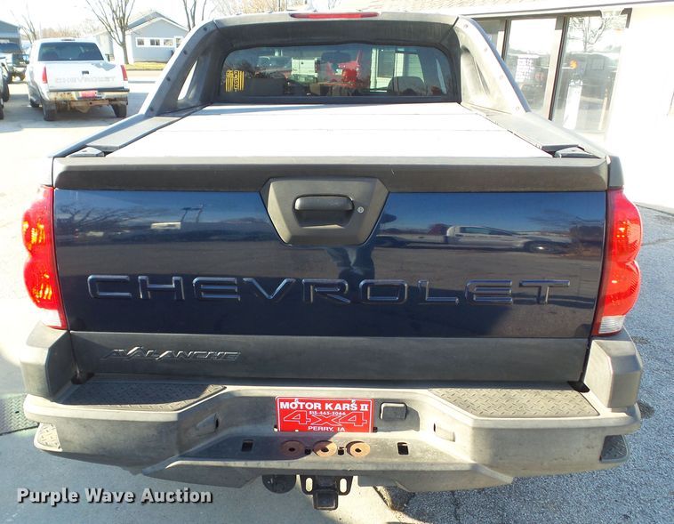 image for item DF0993 2004 Chevrolet Avalanche 1500  Crew Cab pickup truck