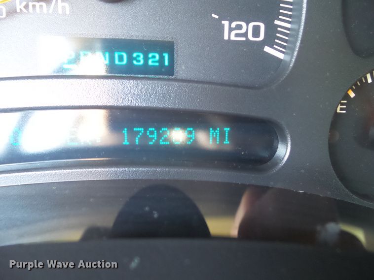 image for item DF0993 2004 Chevrolet Avalanche 1500  Crew Cab pickup truck