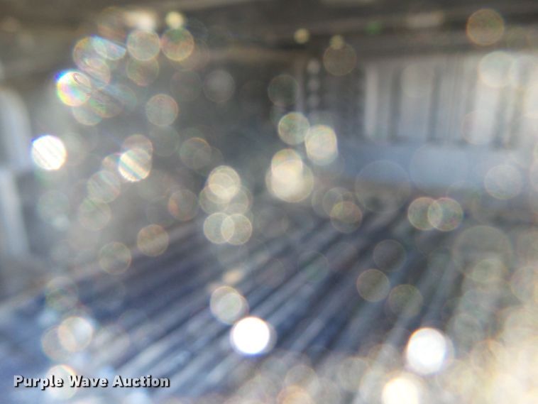 image for item DF0993 2004 Chevrolet Avalanche 1500  Crew Cab pickup truck