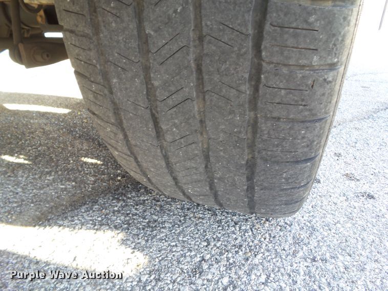 image for item DF0993 2004 Chevrolet Avalanche 1500  Crew Cab pickup truck