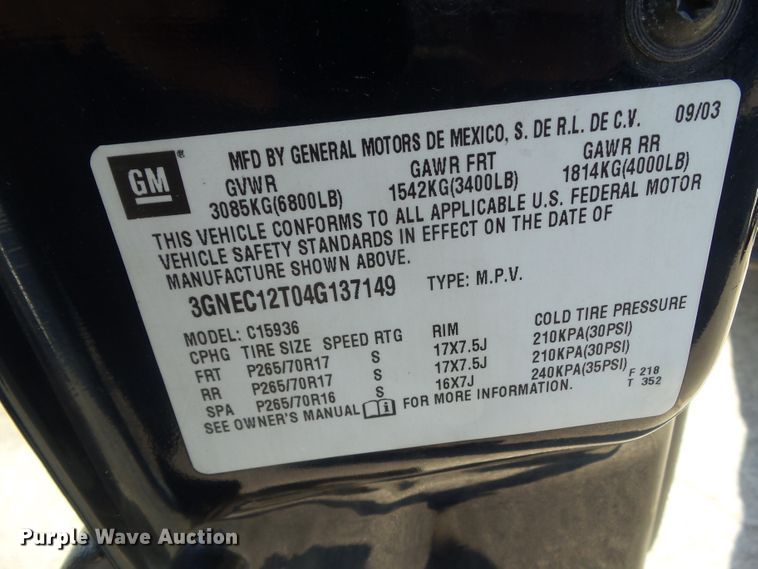 image for item DF0993 2004 Chevrolet Avalanche 1500  Crew Cab pickup truck