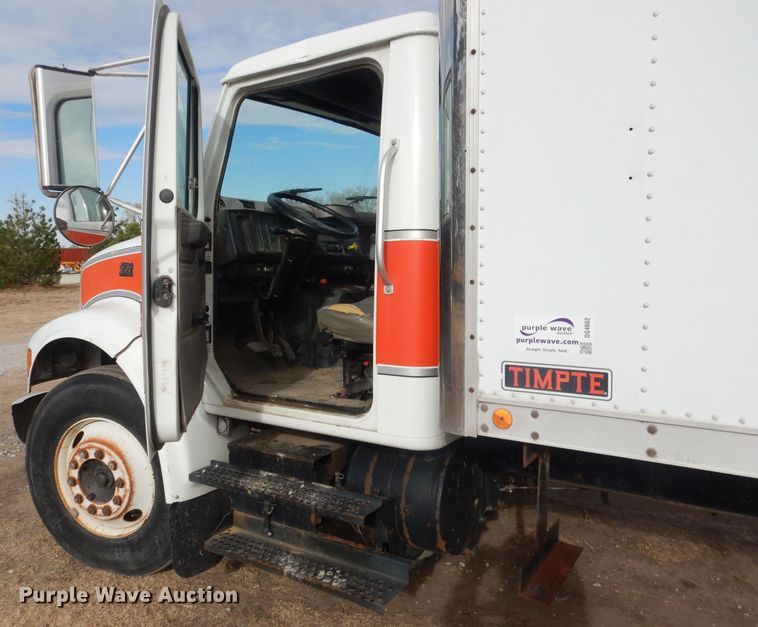 image for item DG4662 1997 International 4700  box truck