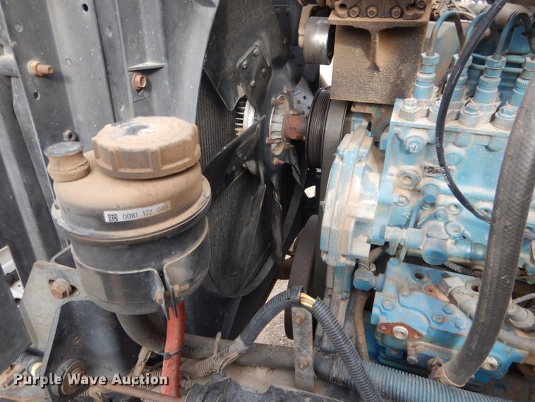 image for item DG4662 1997 International 4700  box truck