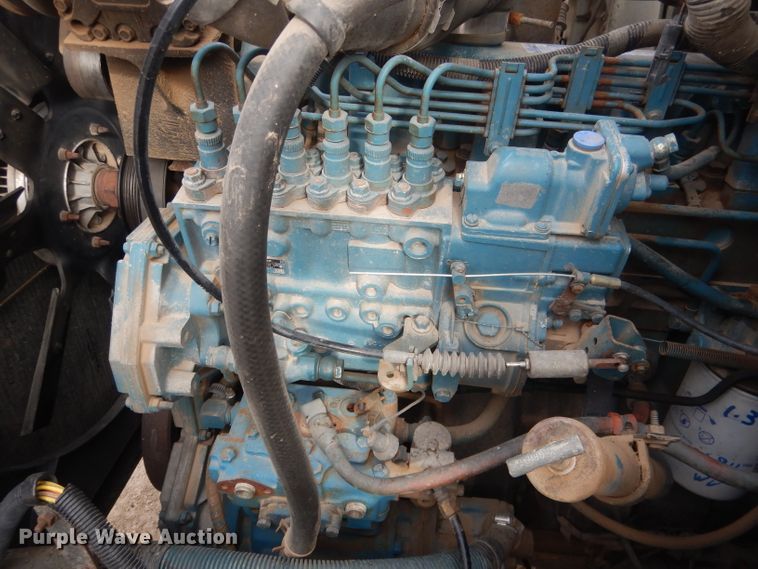 image for item DG4662 1997 International 4700  box truck