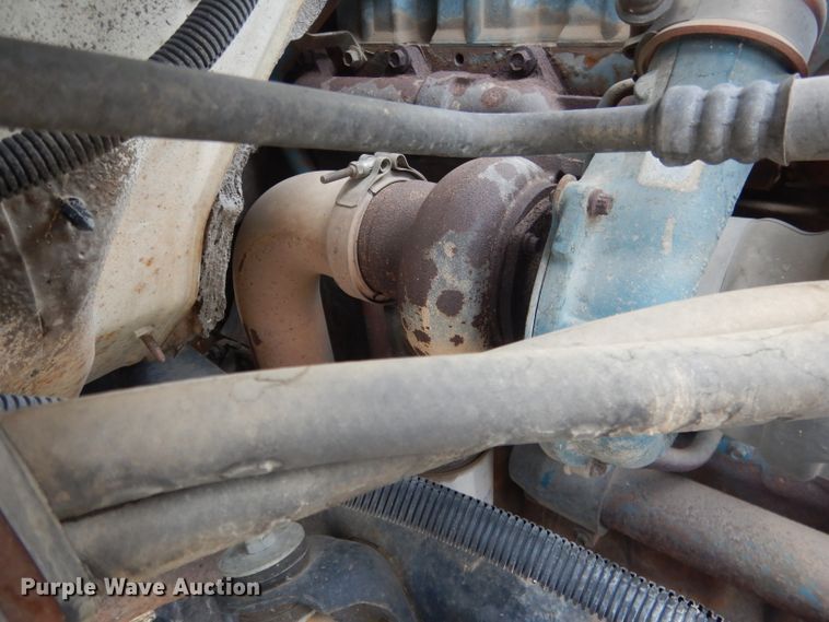 image for item DG4662 1997 International 4700  box truck