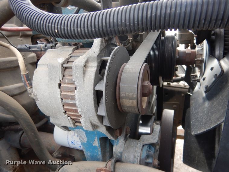 image for item DG4662 1997 International 4700  box truck