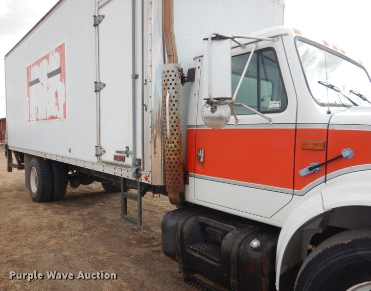 image for item DG4662 1997 International 4700  box truck