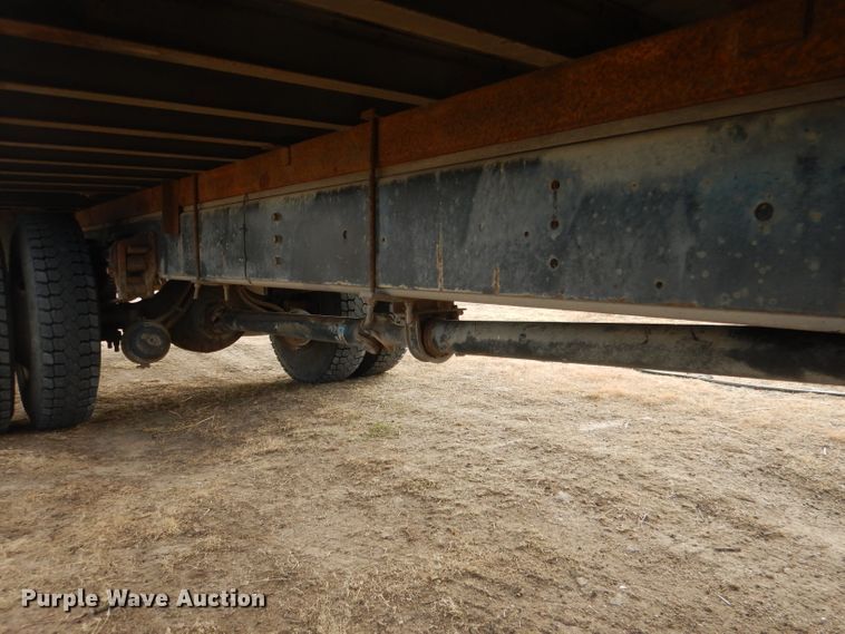 image for item DG4662 1997 International 4700  box truck