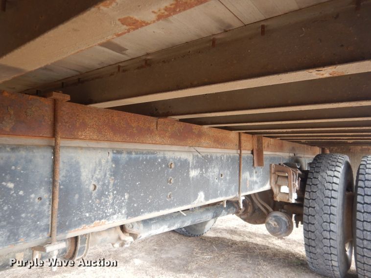 image for item DG4662 1997 International 4700  box truck