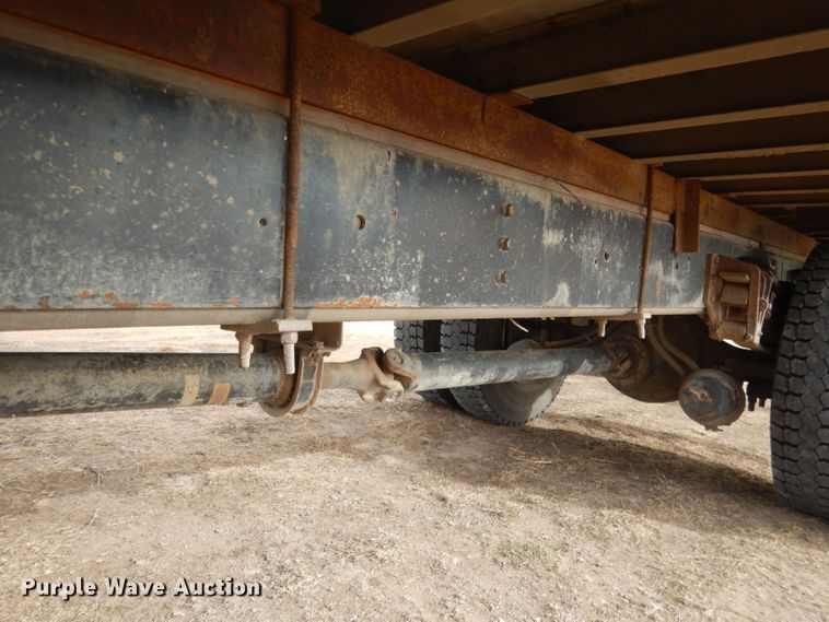 image for item DG4662 1997 International 4700  box truck