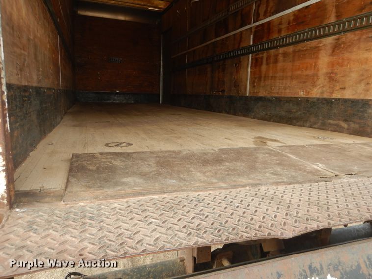 image for item DG4662 1997 International 4700  box truck