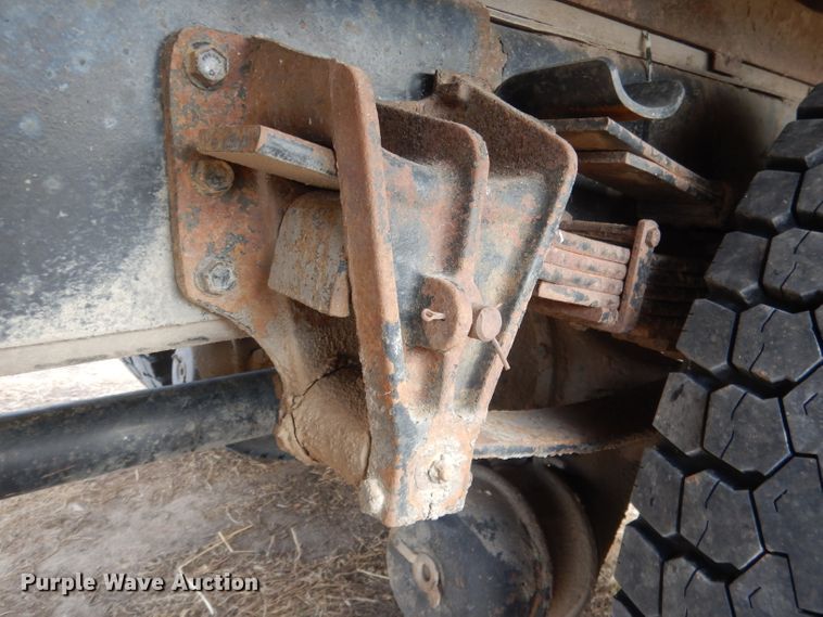 image for item DG4662 1997 International 4700  box truck