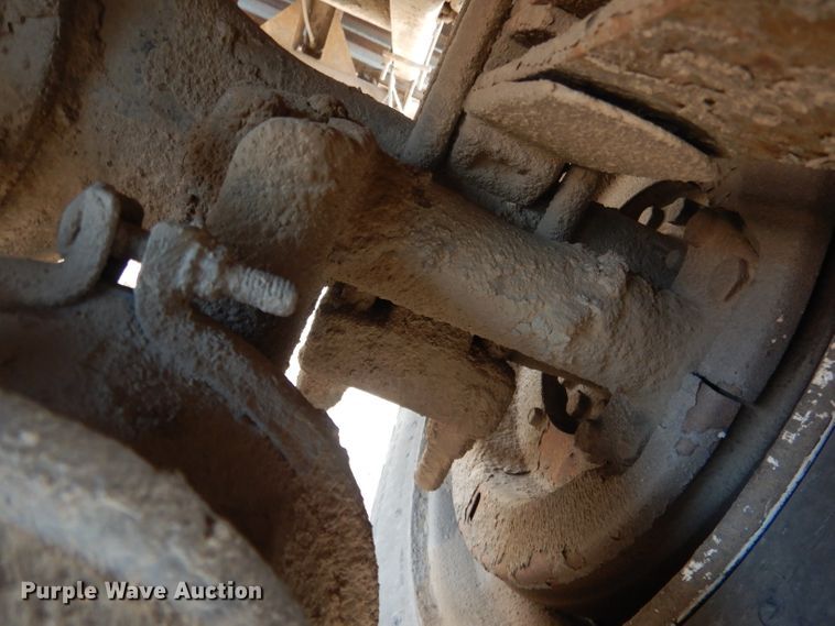 image for item DG4662 1997 International 4700  box truck