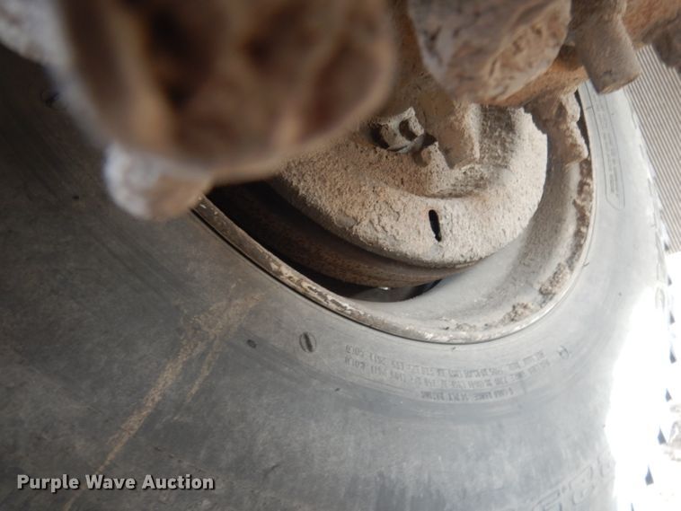 image for item DG4662 1997 International 4700  box truck