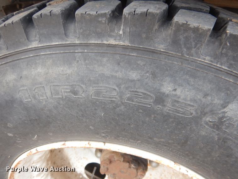 image for item DG4662 1997 International 4700  box truck