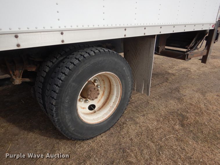 image for item DG4662 1997 International 4700  box truck