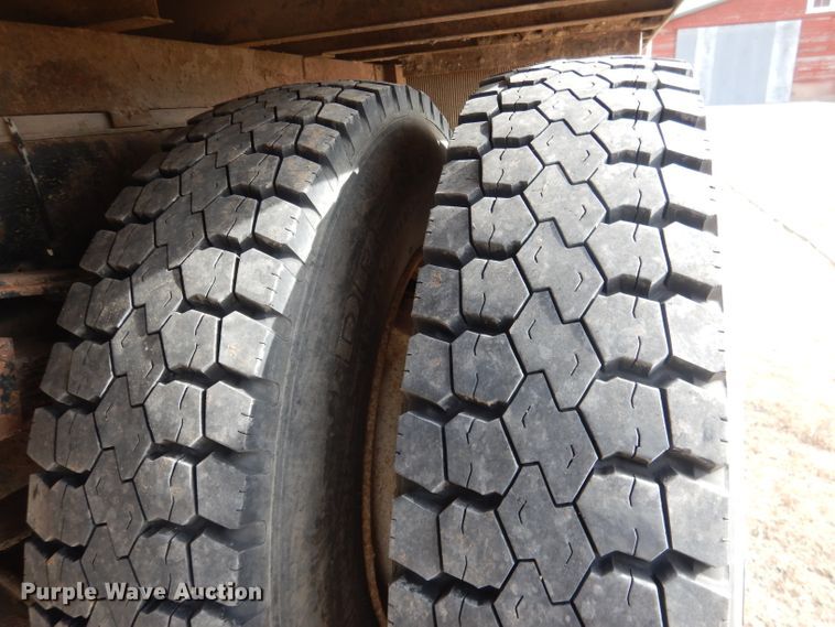 image for item DG4662 1997 International 4700  box truck