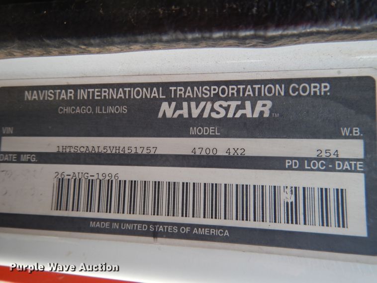 image for item DG4662 1997 International 4700  box truck