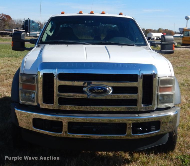image for item DH5247 2008 Ford F550 Super Duty XLT  Crew Cab truck cab and chassis