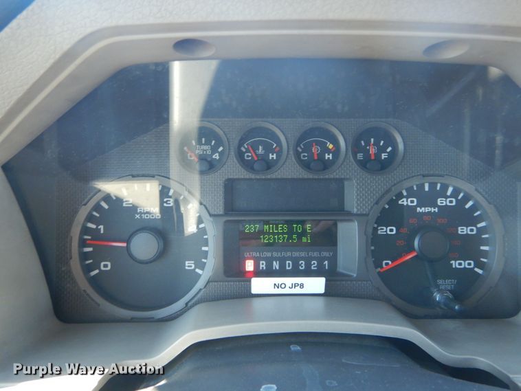 image for item DH5247 2008 Ford F550 Super Duty XLT  Crew Cab truck cab and chassis