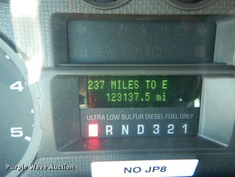 image for item DH5247 2008 Ford F550 Super Duty XLT  Crew Cab truck cab and chassis