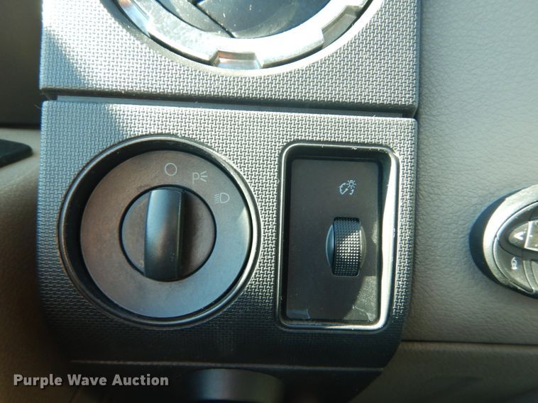 image for item DH5247 2008 Ford F550 Super Duty XLT  Crew Cab truck cab and chassis