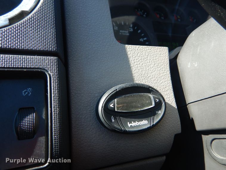 image for item DH5247 2008 Ford F550 Super Duty XLT  Crew Cab truck cab and chassis