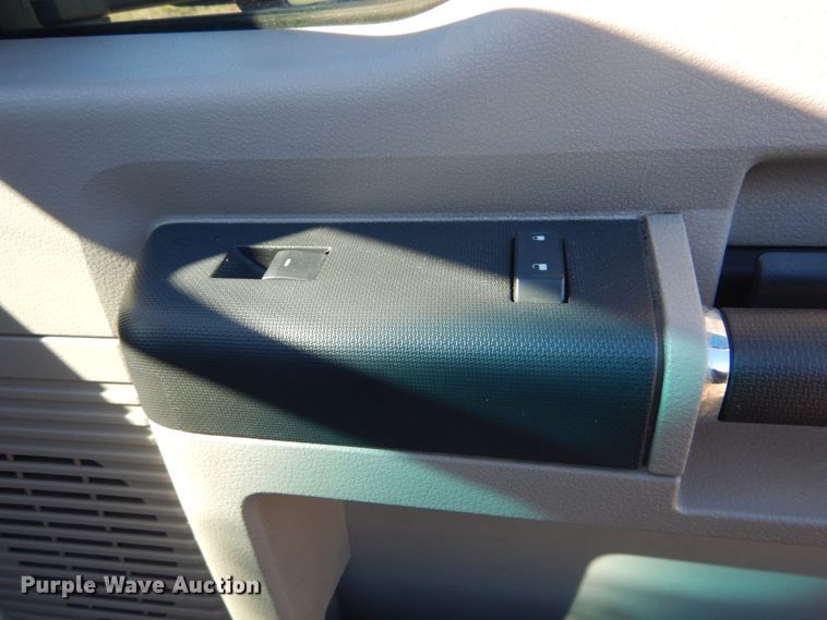 image for item DH5247 2008 Ford F550 Super Duty XLT  Crew Cab truck cab and chassis