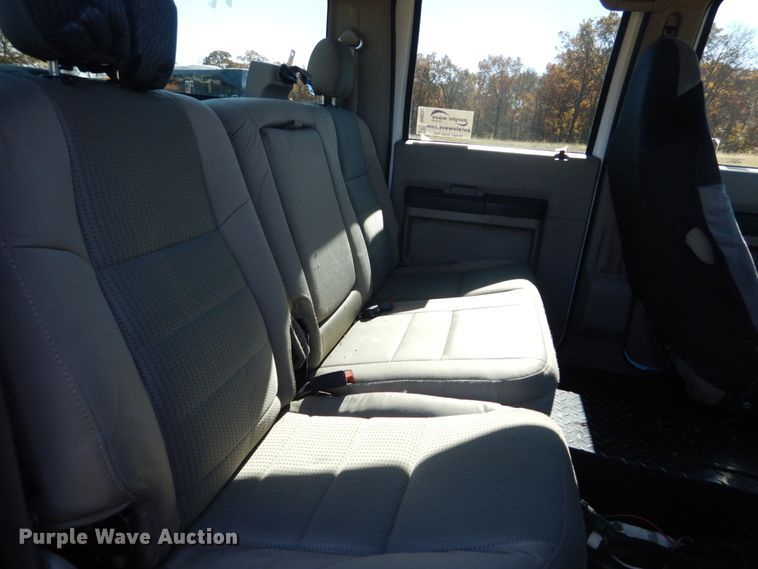 image for item DH5247 2008 Ford F550 Super Duty XLT  Crew Cab truck cab and chassis