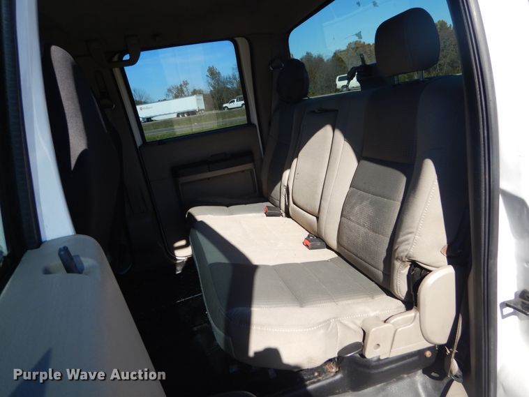 image for item DH5247 2008 Ford F550 Super Duty XLT  Crew Cab truck cab and chassis