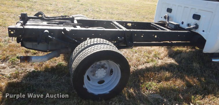 image for item DH5247 2008 Ford F550 Super Duty XLT  Crew Cab truck cab and chassis